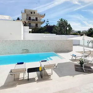 Appartement Mediterranea - Seaview, Pool & Garden, Bari